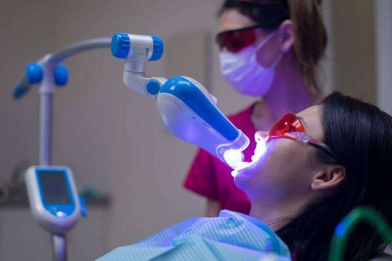 Clareamento dental com laser