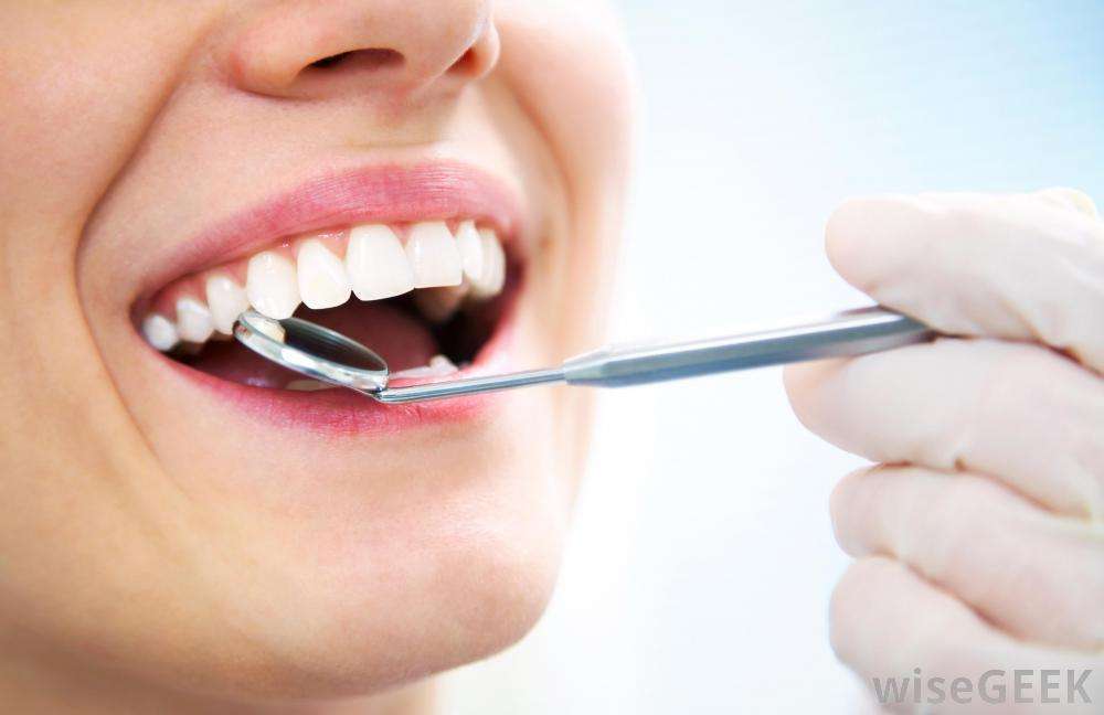 Dentista especialista em implante