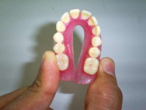 Prótese Dentária De Silicone